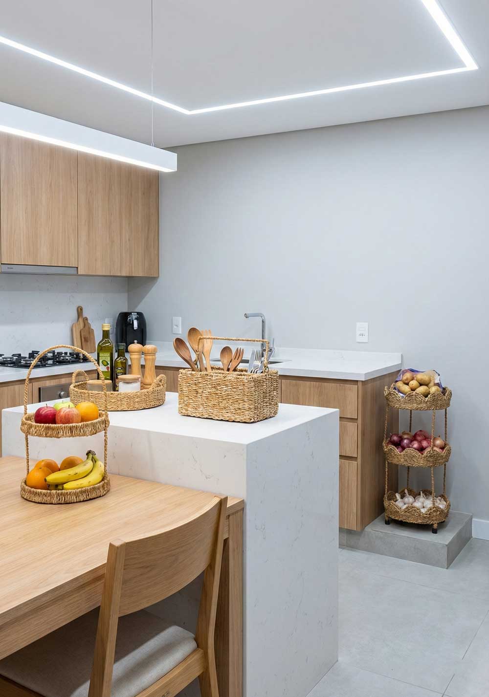 Kitchen & Dining